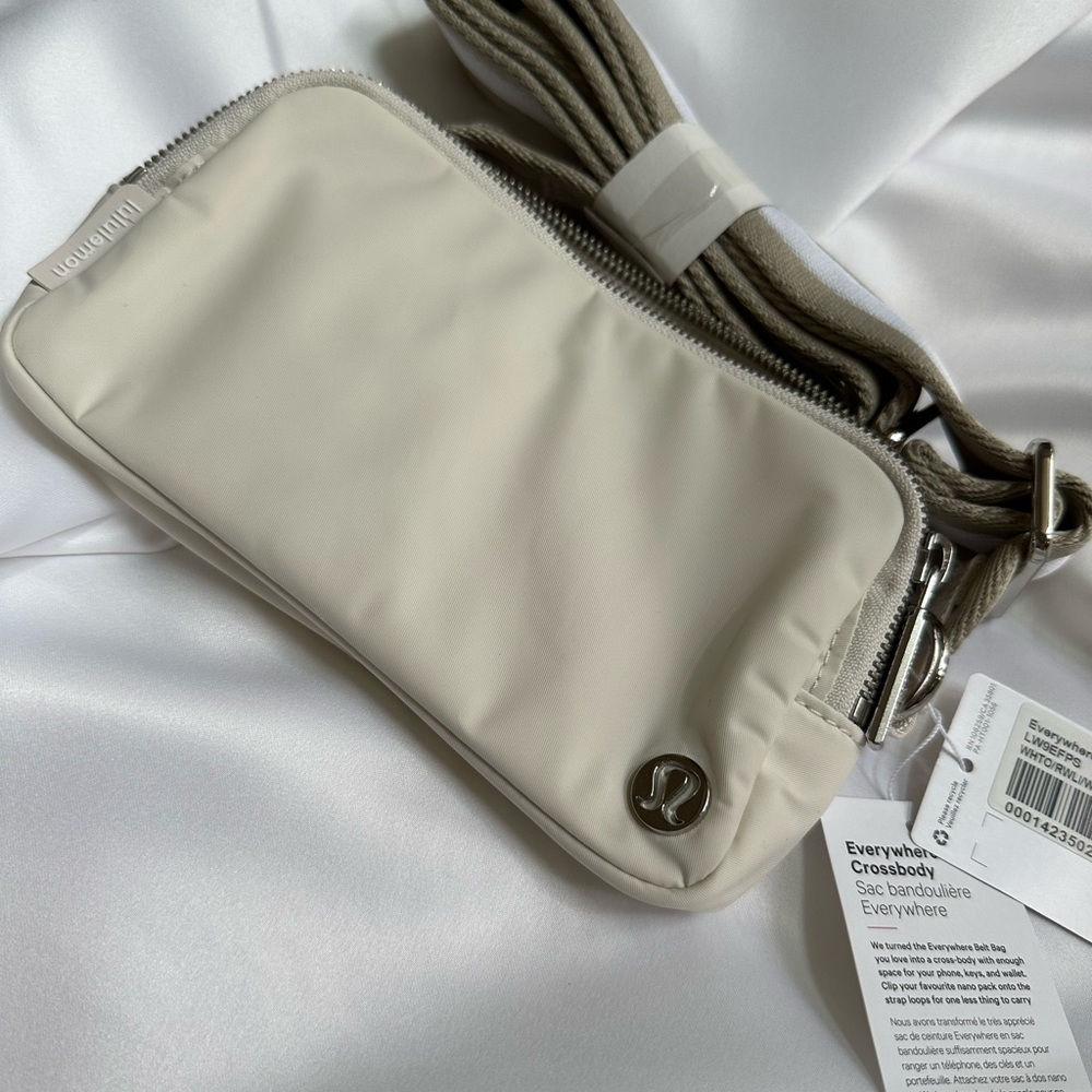 Lululemon Everywhere Crossbody Belt Bag in Tan/White